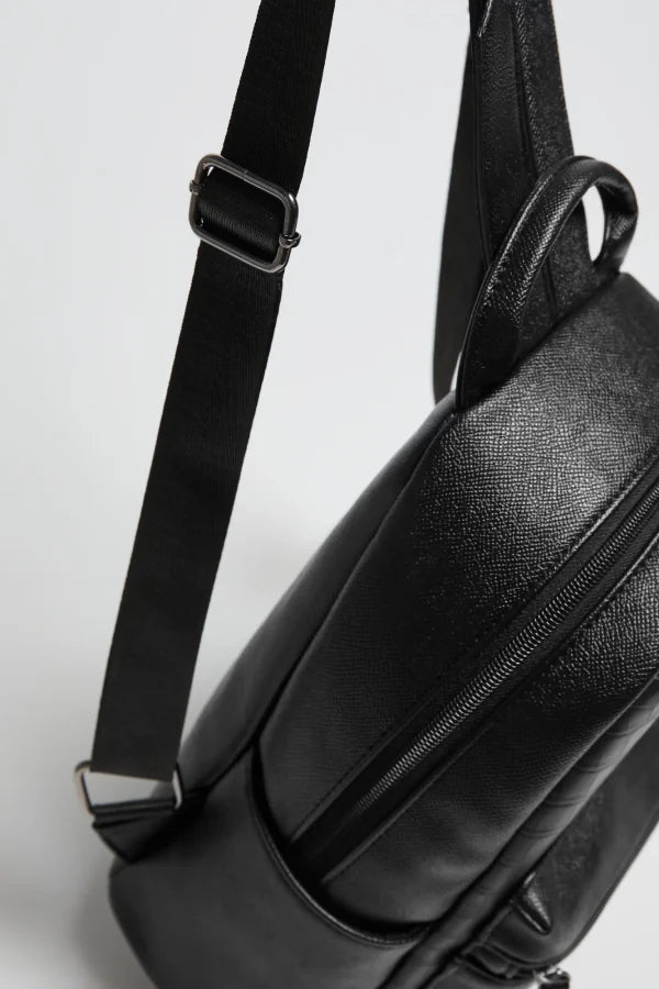 Μinimal Backpack με Ανάγλυφη Υφή MOODO | Black Faux Leather Croc-Texture Backpack