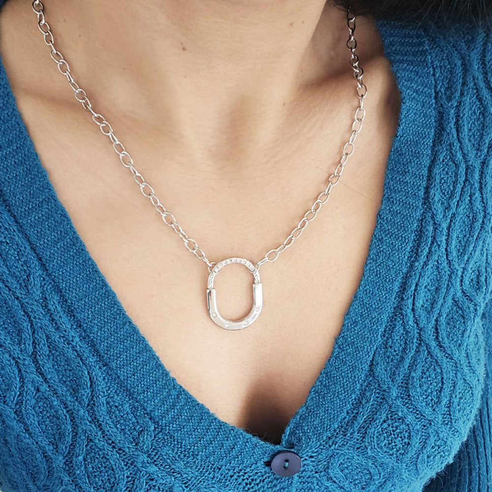 Γυναικείο Ατσάλινο Κολιέ Με Κρεμαστό Στοιχείο – Women’s Steel Necklace With Pendant Element