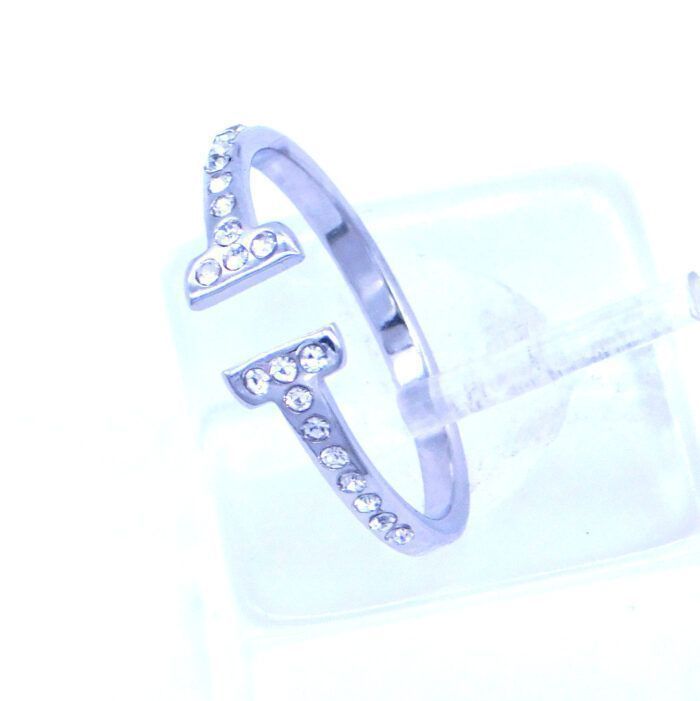 Ατσάλινο δαχτυλίδι με πετράδια ζιργκόν και αυξομείωση μεγέθους | Steel ring with zircon stones and adjustable size