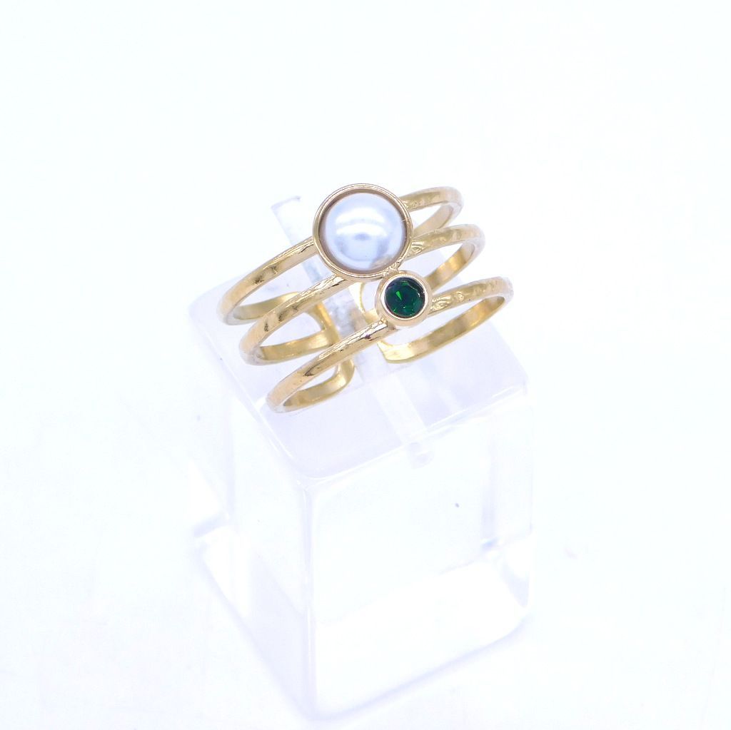 Ατσάλινο δαχτυλίδι με κρύσταλλο και πέρλα | Stainless Steel Ring with pearl and green Crystal