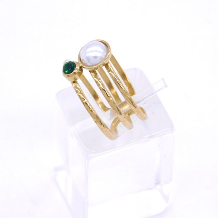 Ατσάλινο δαχτυλίδι με κρύσταλλο και πέρλα | Stainless Steel Ring with pearl and green Crystal