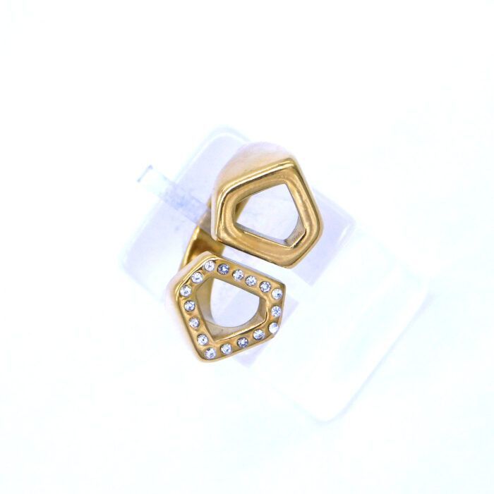 Ατσάλινο δαχτυλίδι με ζιργκόν πετράδια | Steel ring with zircon gems