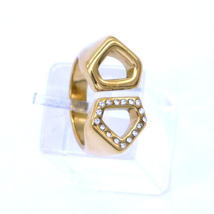 Ατσάλινο δαχτυλίδι με ζιργκόν πετράδια | Steel ring with zircon gems