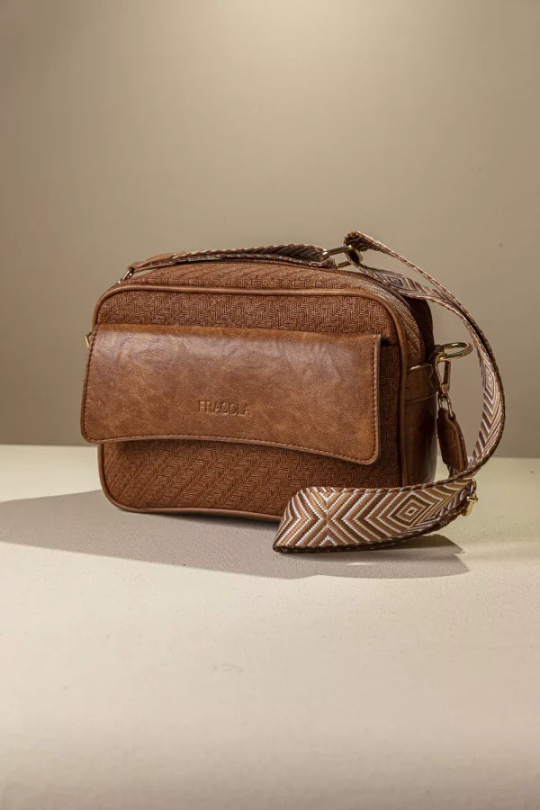 Τσαντα χιαστί με μπροστινή θήκη με καπάκι - FRAGOLA