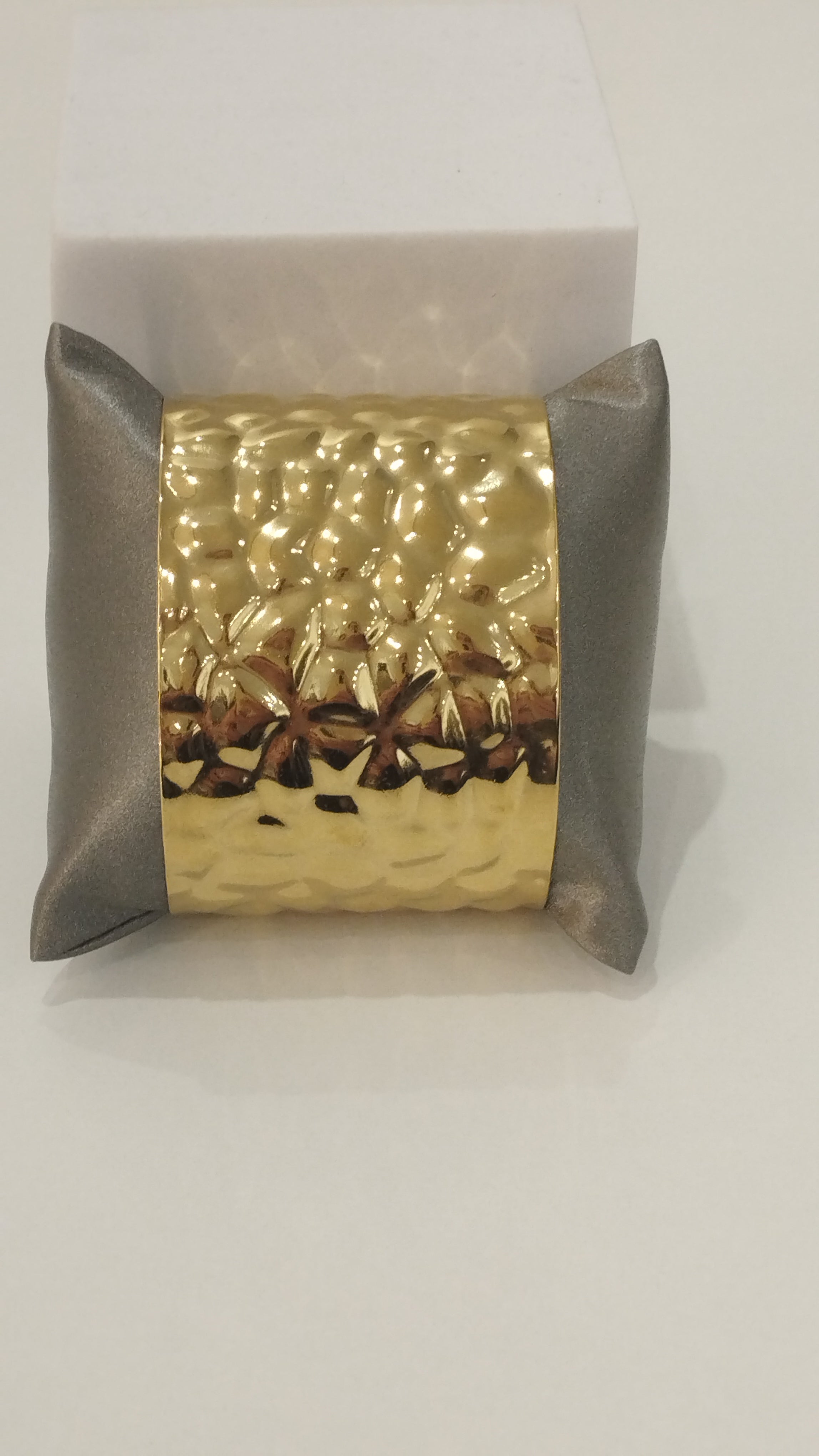 Χρυσό Σφυρήλατο Cuff βραχιόλι | Gold Hammered Cuff Bracelet