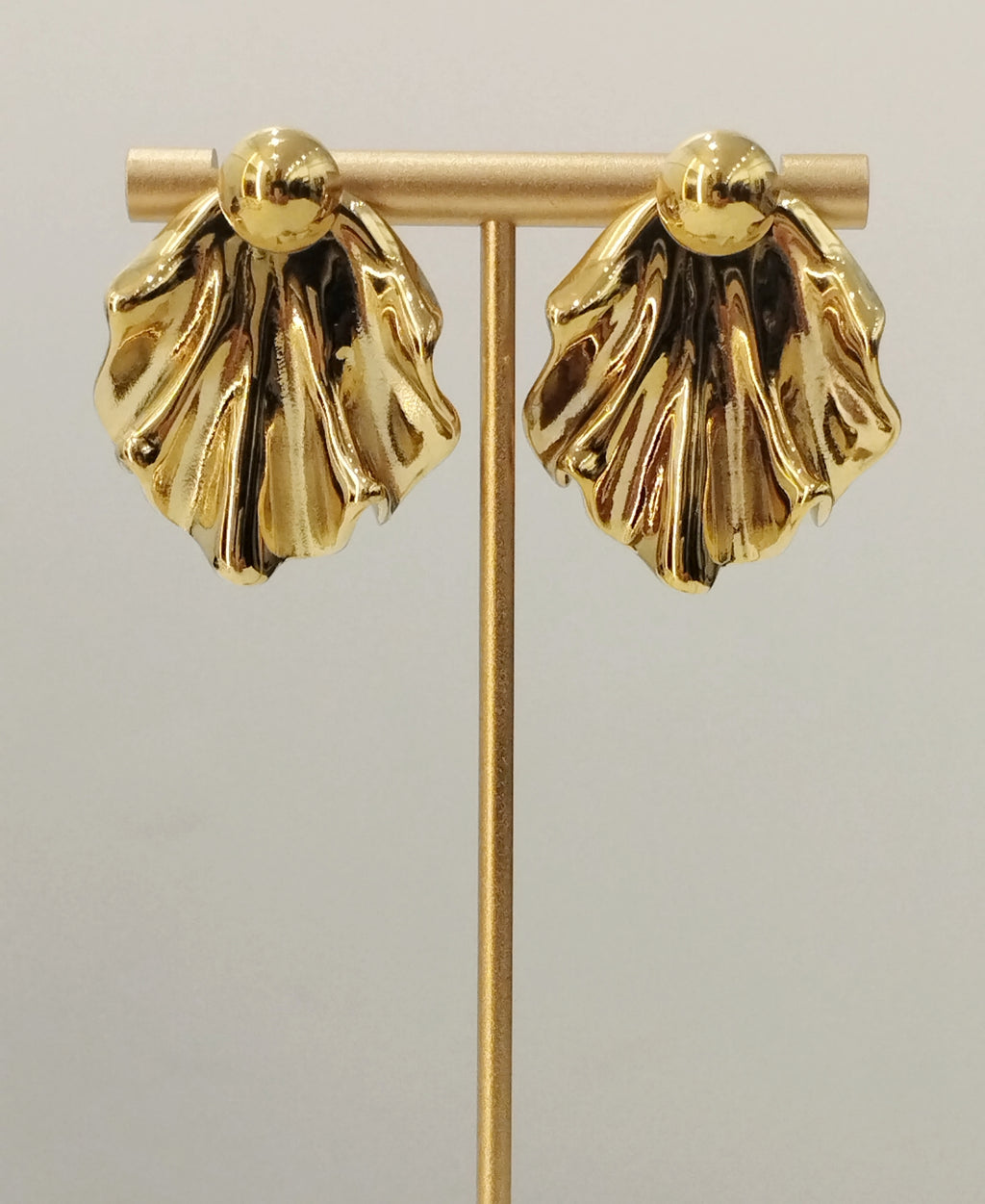 Χρυσά Ατσάλινα Σκουλαρίκια “Waves” | Gold Steel Earrings “Waves”