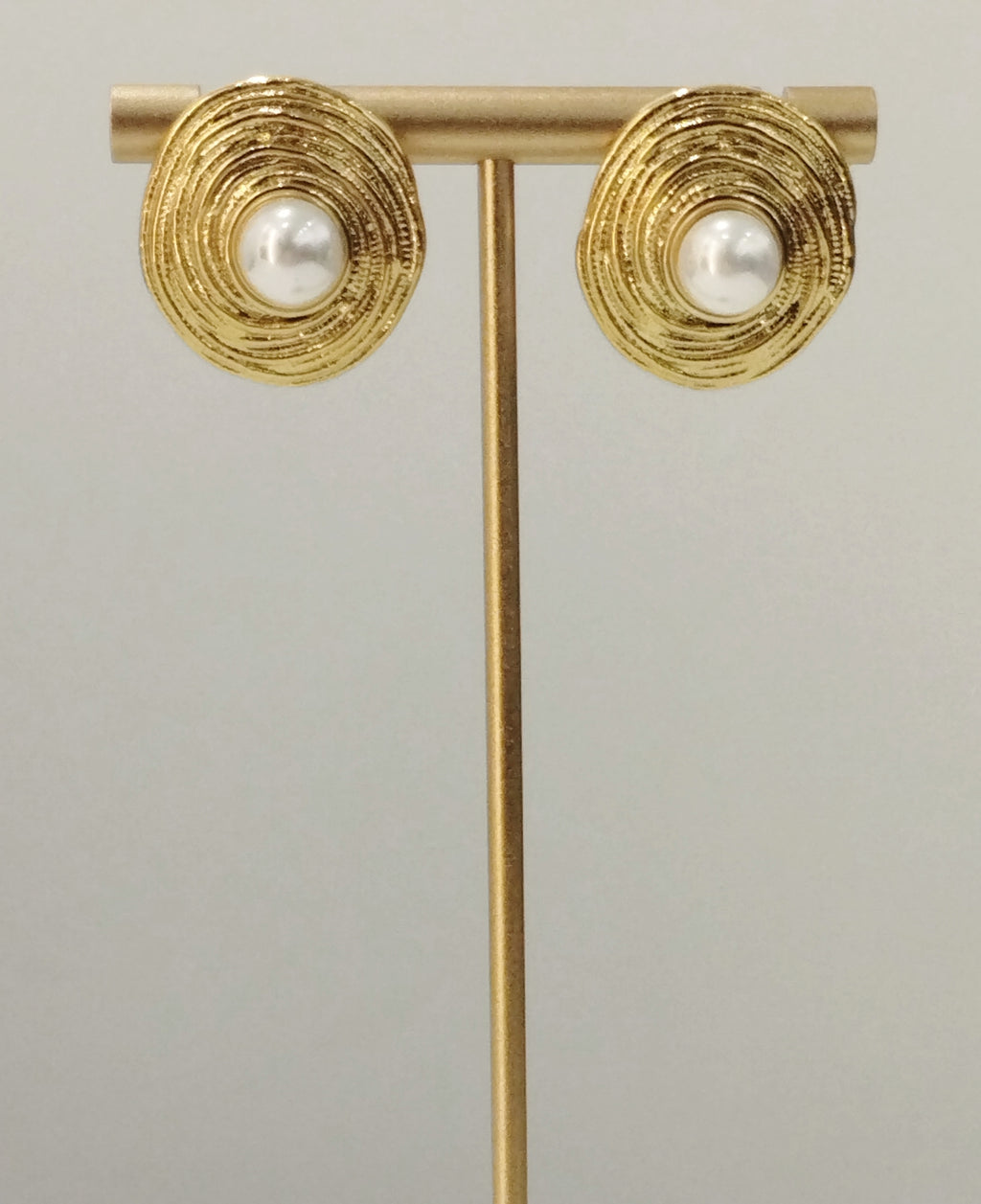 Χρυσά Ατσάλινα Σκουλαρίκια με Πέρλα | Gold Steel Earrings with Pearl