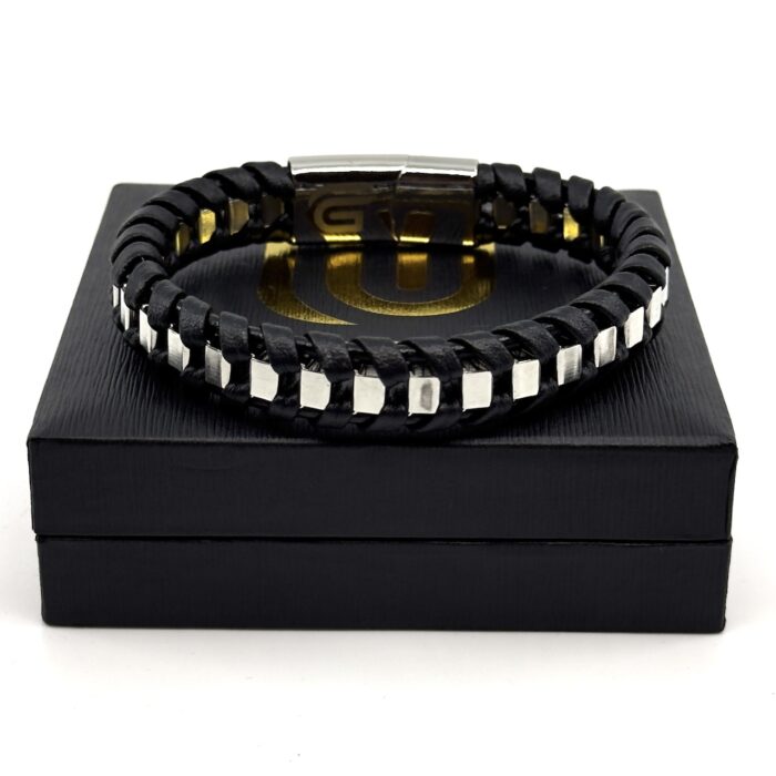 Μαύρο Δερμάτινο Βραχιόλι με Ασημί Μαγνητικό Κούμπωμα από Ανοξείδωτο Ατσάλι |Black Leather Bracelet with Silver Magnetic Stainless Steel Clasp