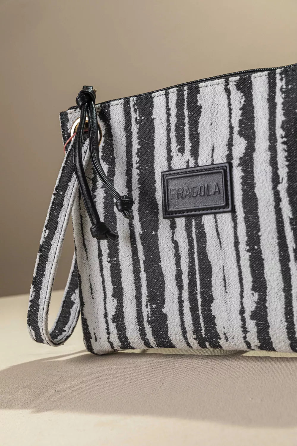 Στυλάτο νεσεσέρ/τσαντάκι - FRAGOLA