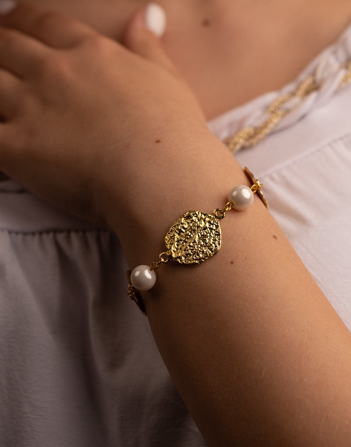 Χειροποίητο Σφυρήλατο Βραχιόλι με Πέρλες | Handmade Hammered Bracelet with Pearls