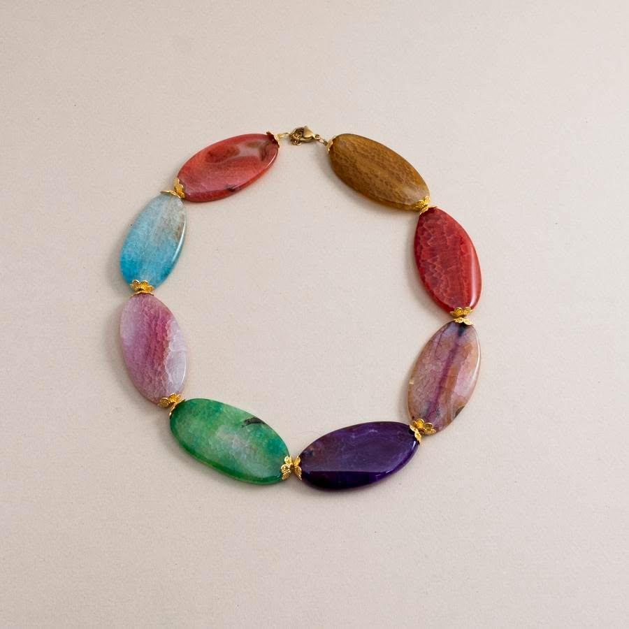 Χειροποίητο Πολύχρωμο Κολιέ με Χαολίτη & Επίχρυσα Στοιχεία | Handmade Multicolor Howlite Necklace