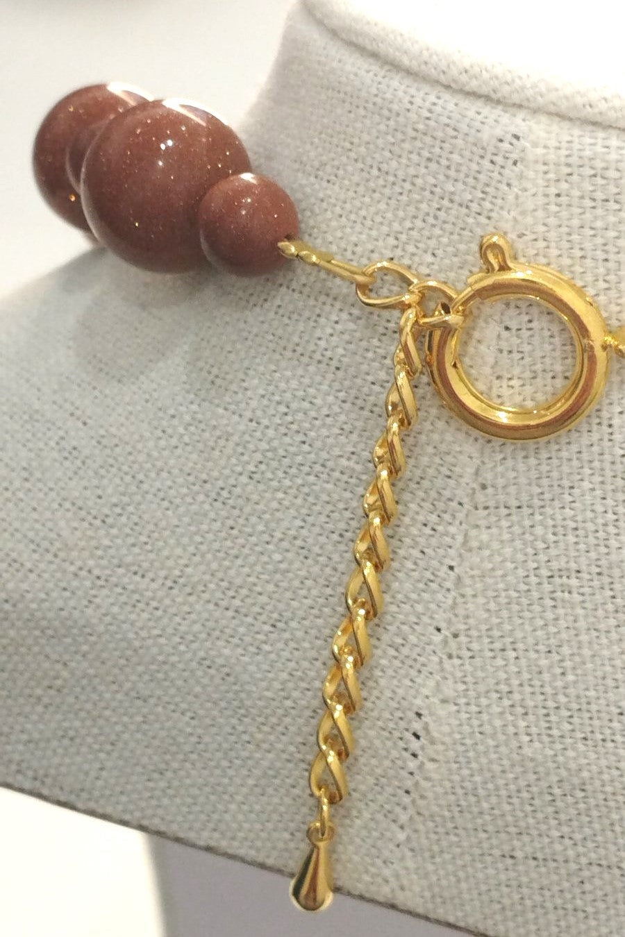 Χειροποίητο Κολιέ με Χρυσόλιθο | Goldstone Handmade Necklace for Elegant Looks