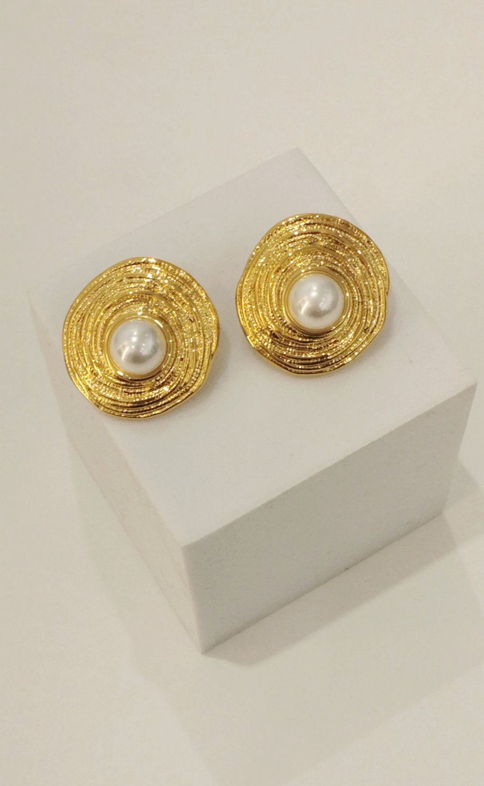 Χρυσά Ατσάλινα Σκουλαρίκια με Πέρλα | Gold Steel Earrings with Pearl