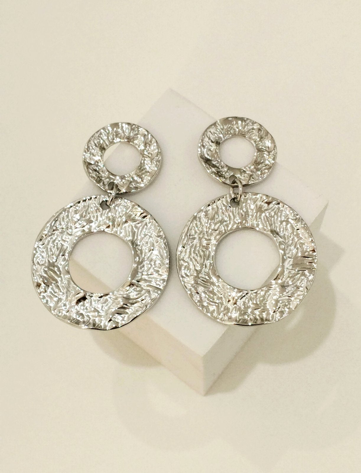 Σκουλαρίκια Κρεμαστά Σφυρήλατα | Hummered Dangling Earrings