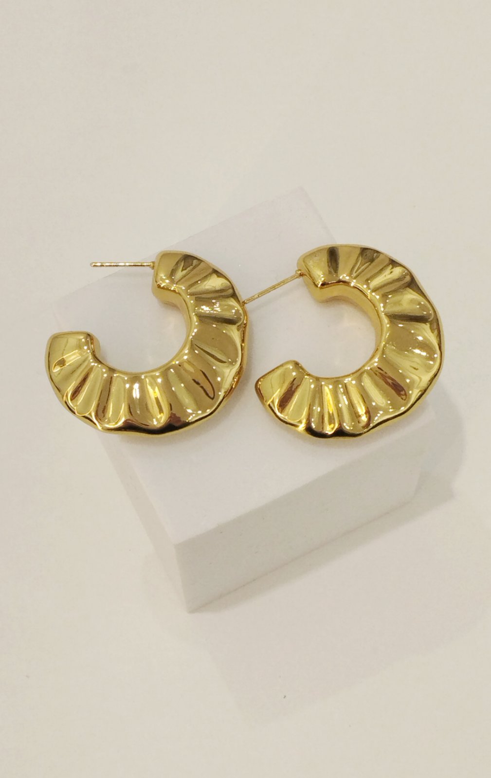 Χρυσοί Ατσάλινοι Κρίκοι "Wave" | Gold Steel Hoop Earrings "Wave"