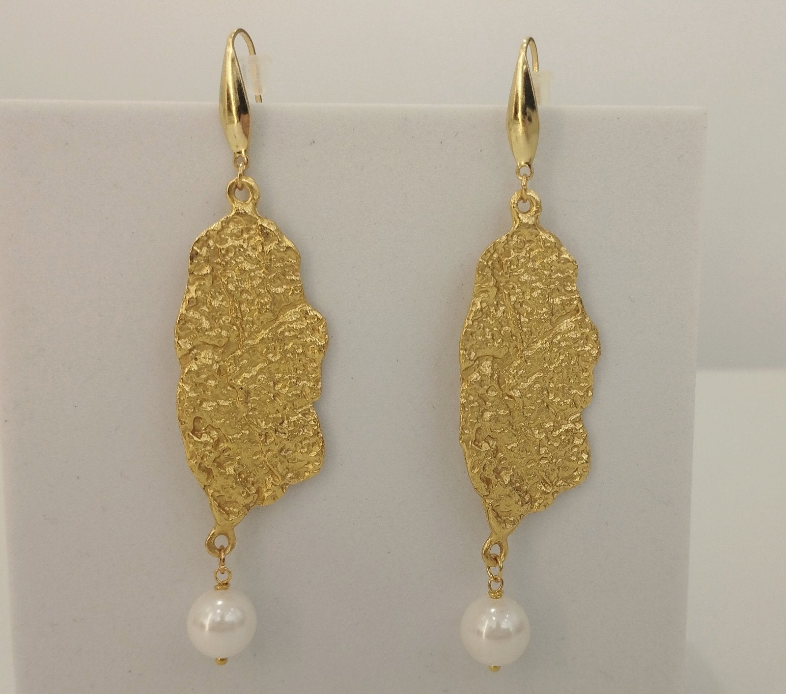 Χειροποίητα επιχρυσωμένα Σκουλαρίκια με Πέρλα | Handmade Gold-plated Earrings with Pearl