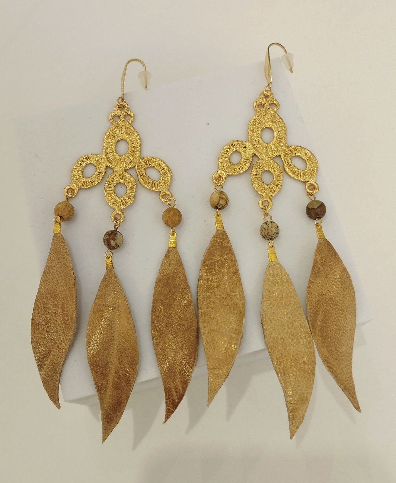 Χειροποίητα Ορειχάλκινα Σκουλαρίκια με Δερμάτινες Φύλλα & Πέτρες | Handmade Brass Earrings with Leather Leaves & Natural Stones