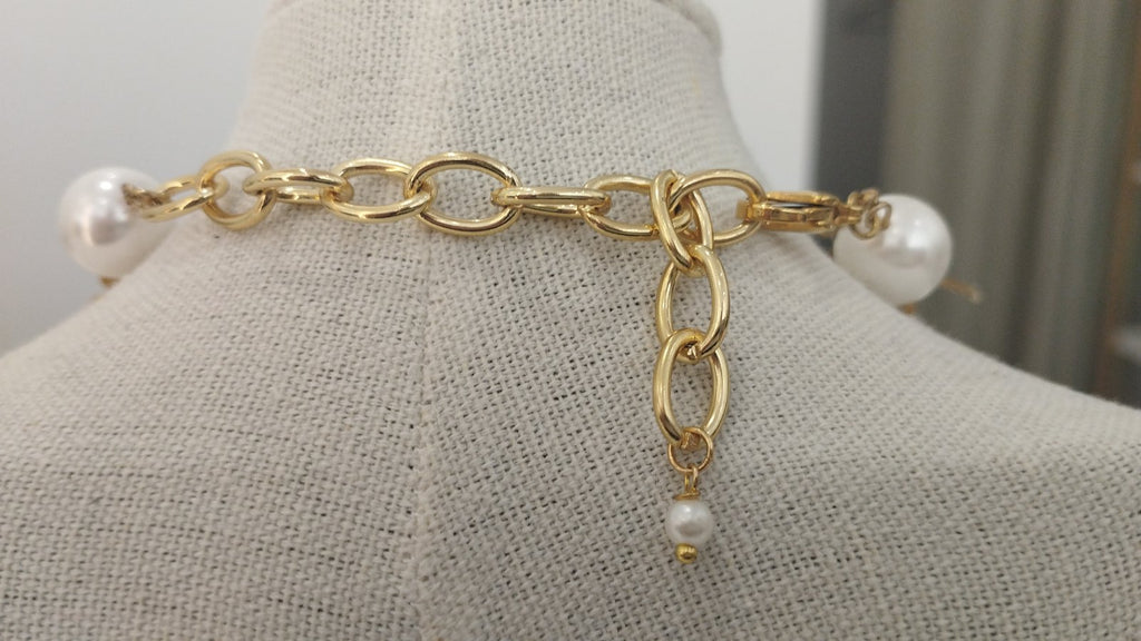 Χειροποίητο Σφυρήλατο Κολιέ με Πέρλες | Handmade Hammered Necklace With Pearls