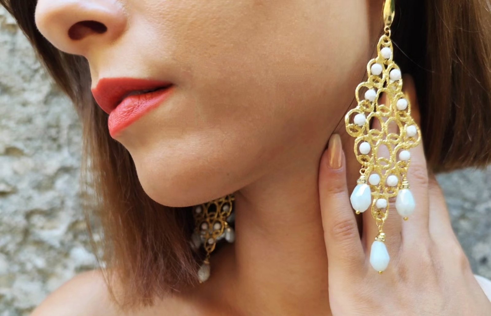 Σκουλαρίκια Χειροποίητα με Χρυσές Λεπτομέρειες και Πέρλες | Handmade Εarrings with Ρearls & gold Αccents.