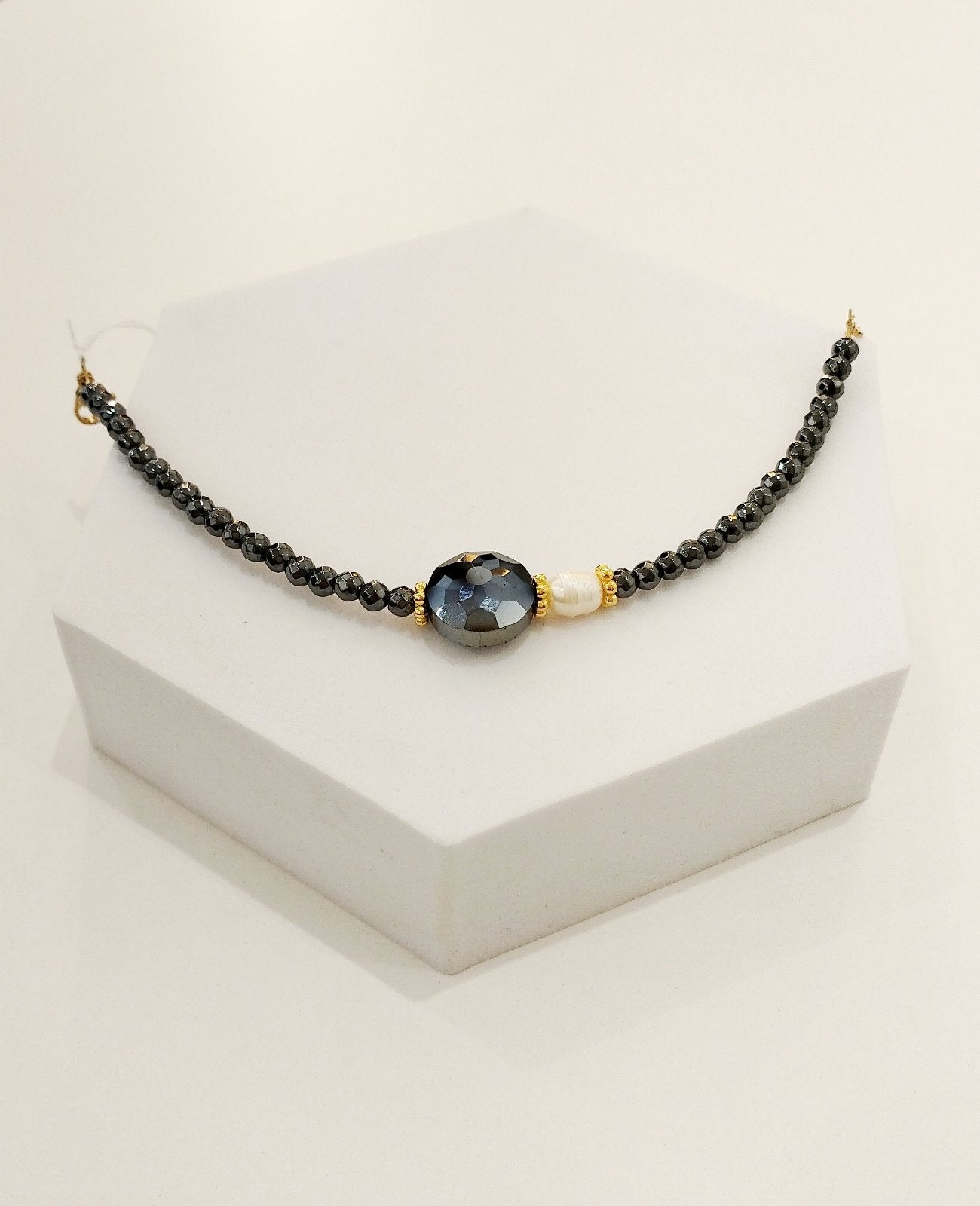 Βραχιόλι με χάντρες αιματίτη & μαργαριτάρι