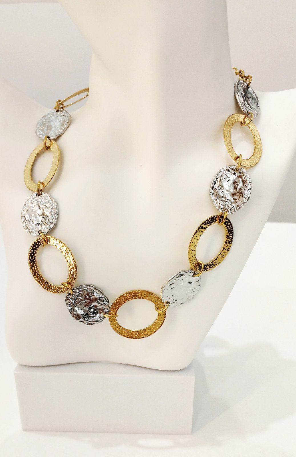 Κολιέ ατσάλινο με σφυρήλατα μοτίφ