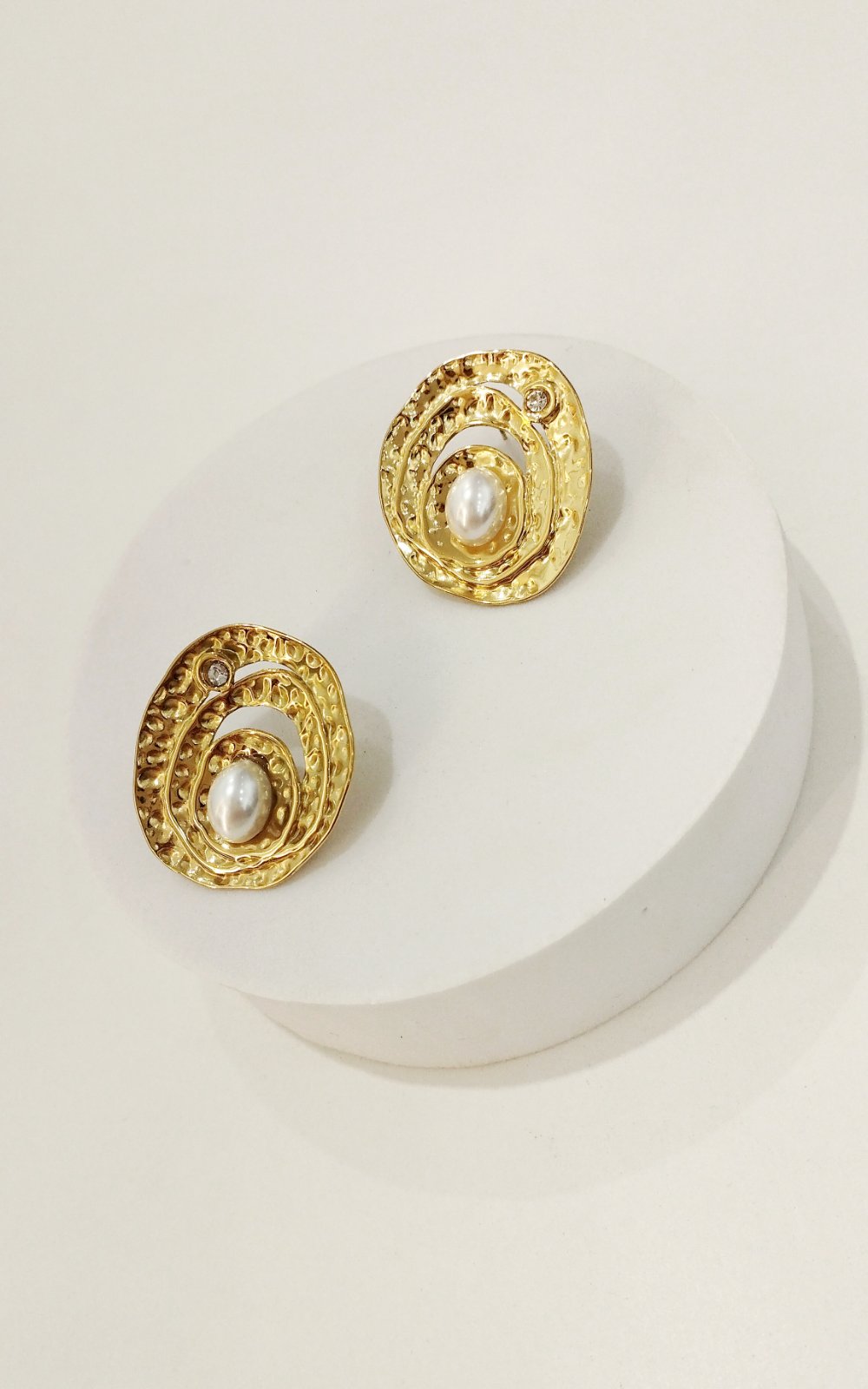 Σκουλαρίκια ατσάλινα οβάλ με πέρλα