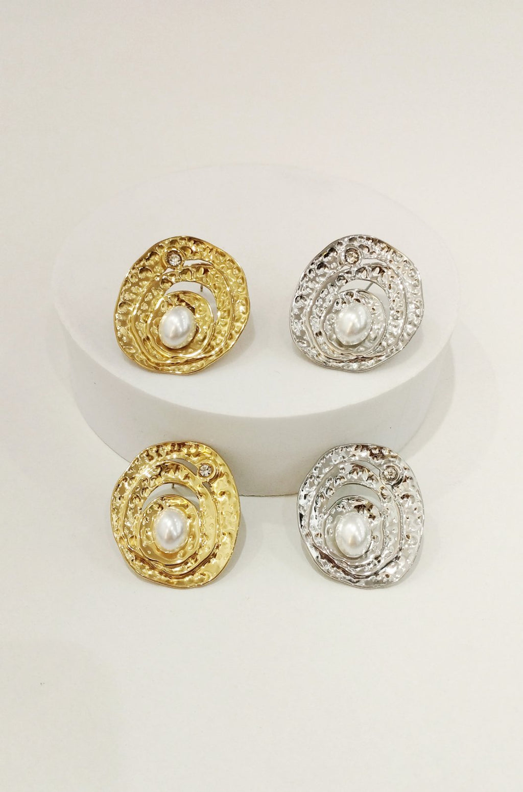 Σκουλαρίκια ατσάλινα οβάλ με πέρλα