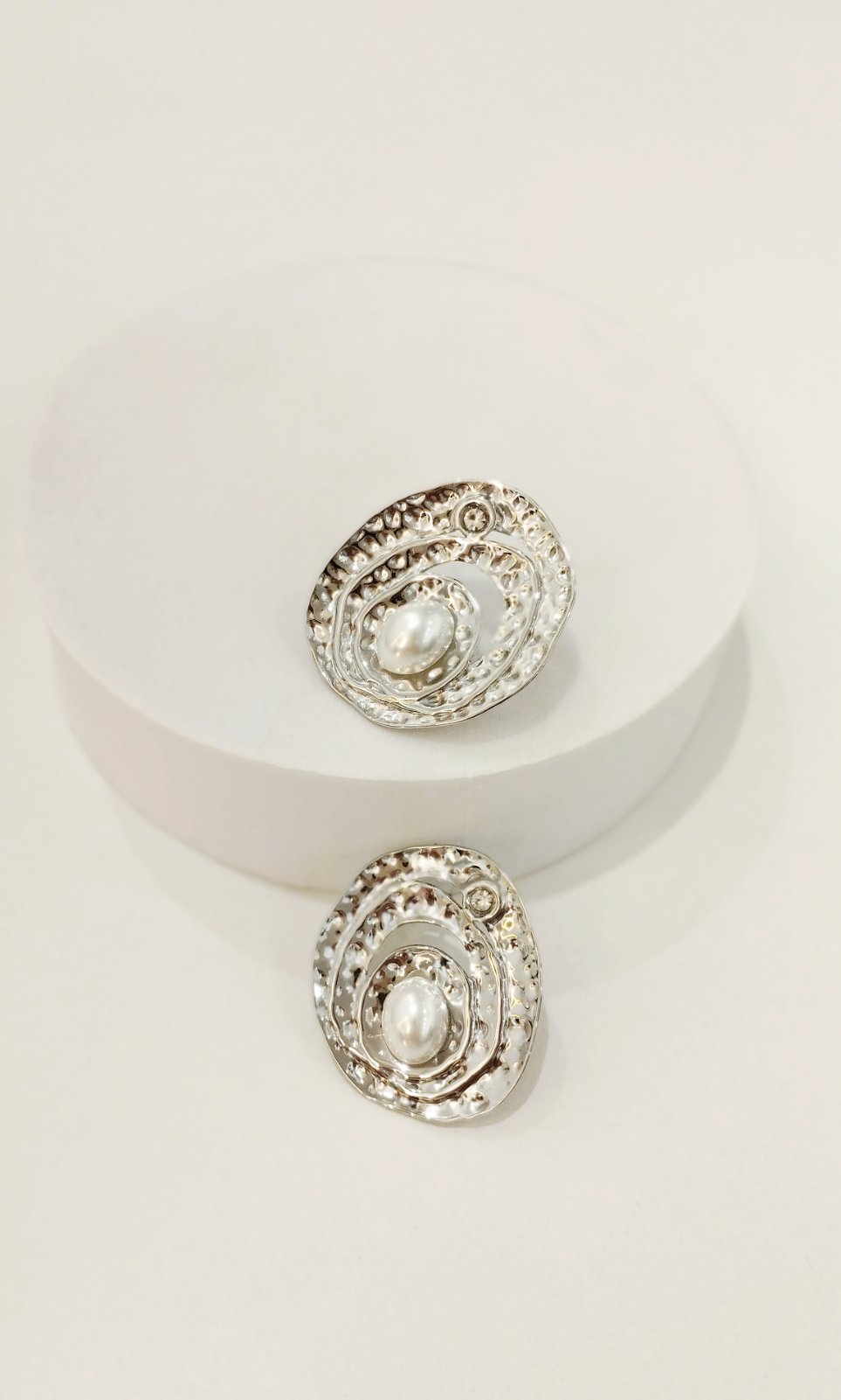 Σκουλαρίκια ατσάλινα οβάλ με πέρλα