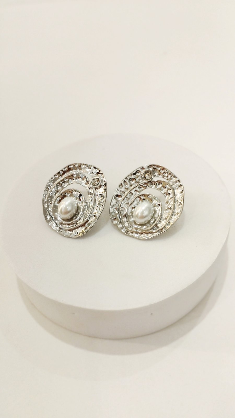 Σκουλαρίκια ατσάλινα οβάλ με πέρλα