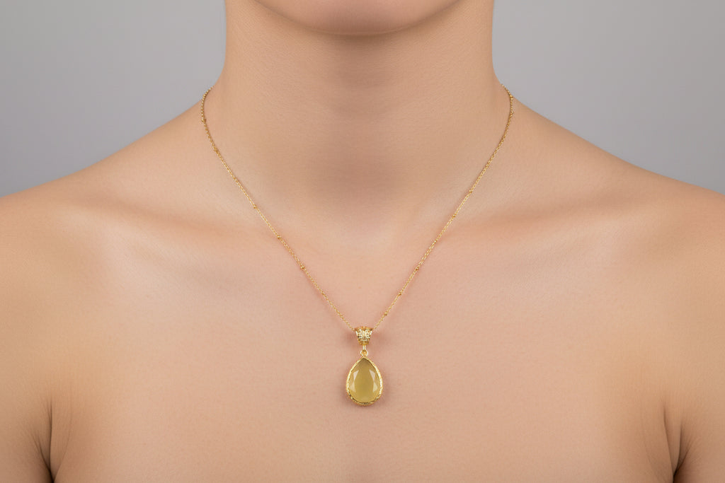 Χειροποίητο Κολιέ με Πέτρα Cat Eye & Επιχρυσωμένο Ορείχαλκο – Ατσάλινη Αλυσίδα