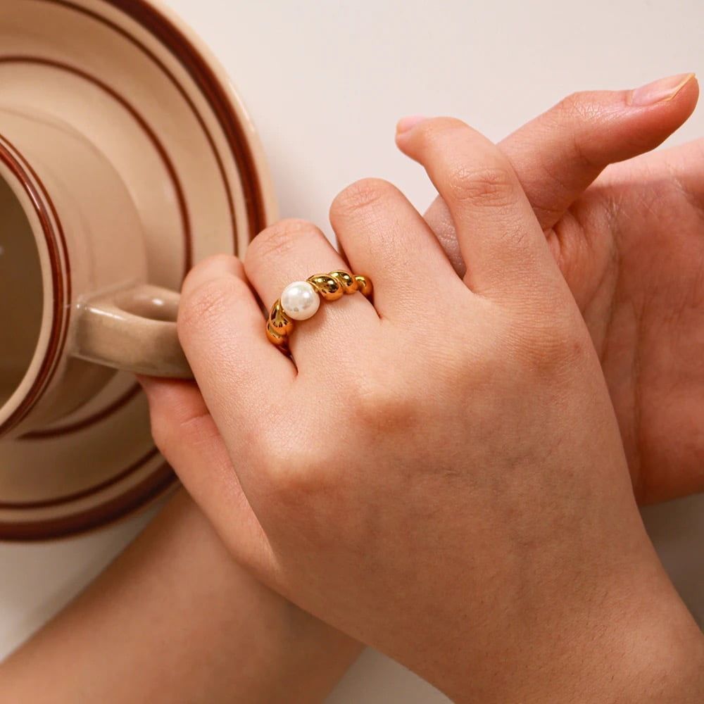 Γυναικείο Ατσάλινο Δαχτυλίδι με Πέρλα | Woman’s Steel Ring with Pearl