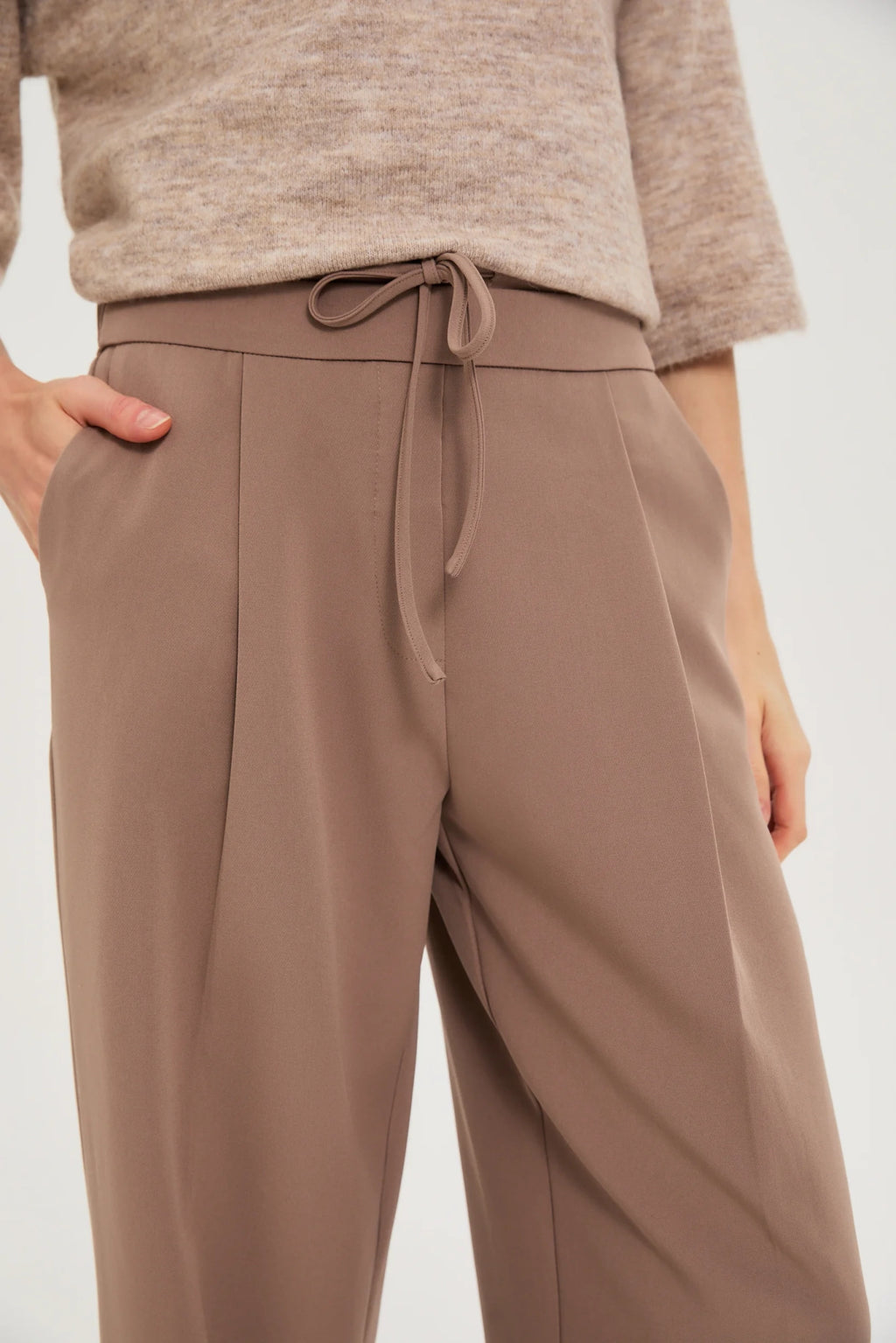 Παντελόνι Wide-Leg με Ζώνη – Coffee  /  Wide-Leg Belted Trouser – Coffee