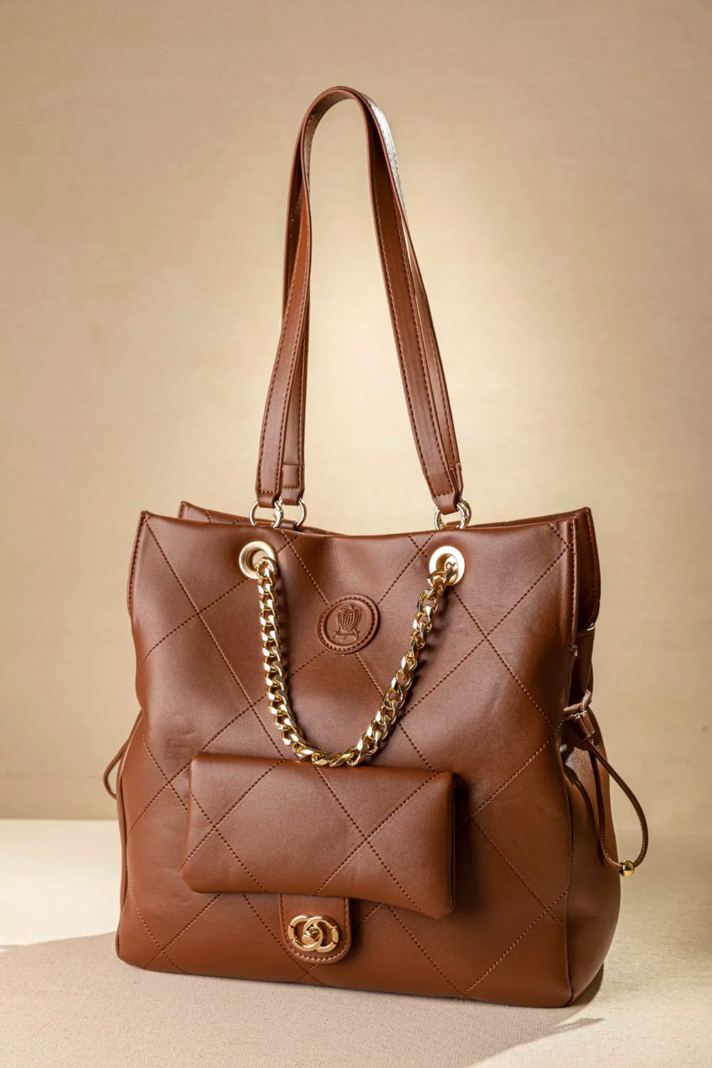 Ελαφριά τσάντα ώμου με διπλό κράτημα Fragola