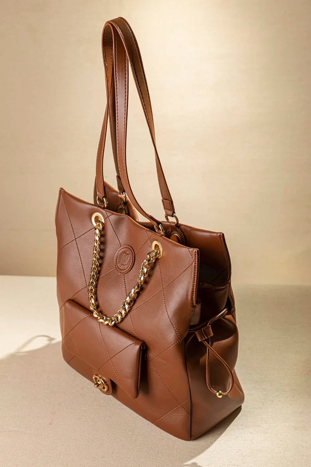 Ελαφριά τσάντα ώμου με διπλό κράτημα Fragola