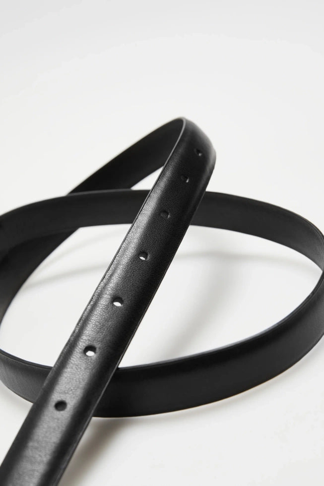 Ζώνη Γυναικεία Λεπτή με Χρυσή Αγκράφα Μαύρη | Women's Thin Belt with Gold Buckle Black